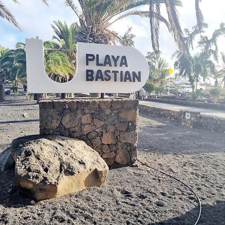 Playa Bastian First Line Of The Sea Apartment กอสตา เตกีสเซ ภายนอก รูปภาพ