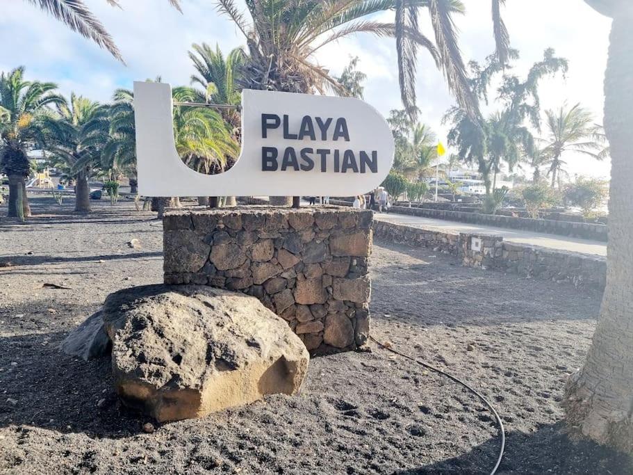 Playa Bastian First Line Of The Sea Apartment กอสตา เตกีสเซ ภายนอก รูปภาพ