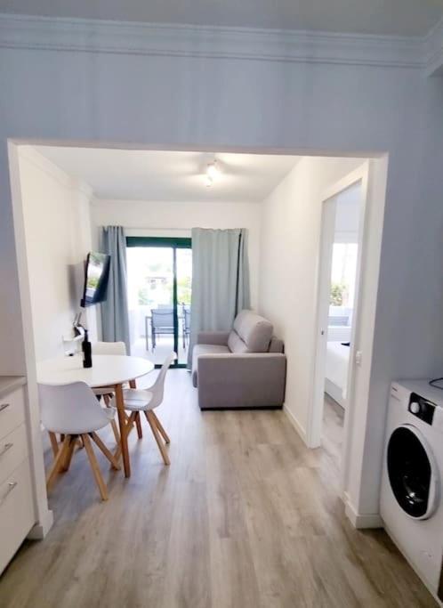 Playa Bastian First Line Of The Sea Apartment กอสตา เตกีสเซ ภายนอก รูปภาพ