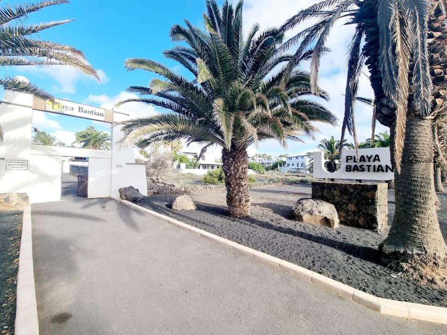 Playa Bastian First Line Of The Sea Apartment กอสตา เตกีสเซ ภายนอก รูปภาพ
