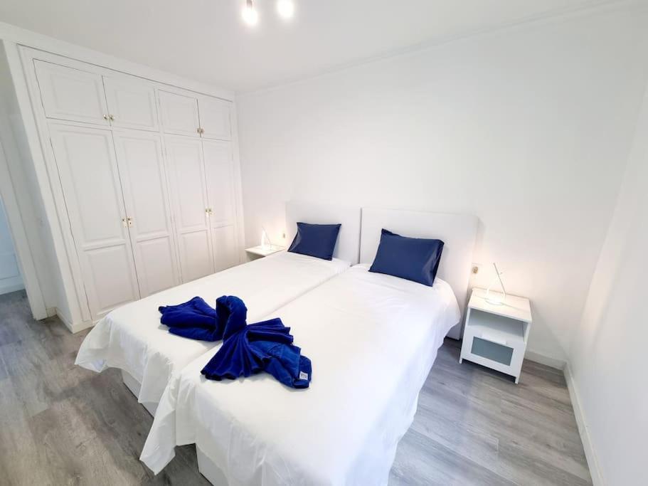 Playa Bastian First Line Of The Sea Apartment กอสตา เตกีสเซ ภายนอก รูปภาพ