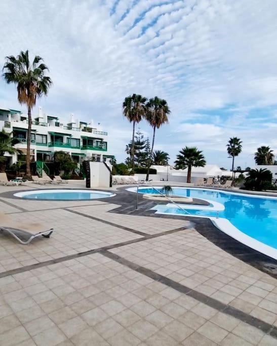 Playa Bastian First Line Of The Sea Apartment กอสตา เตกีสเซ ภายนอก รูปภาพ