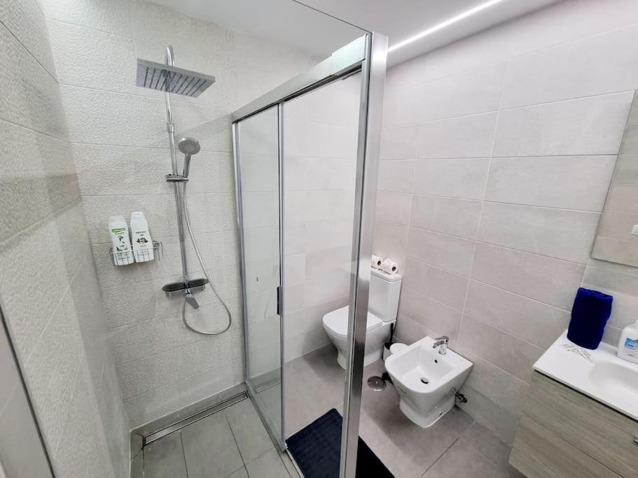 Playa Bastian First Line Of The Sea Apartment กอสตา เตกีสเซ ภายนอก รูปภาพ