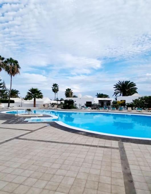 Playa Bastian First Line Of The Sea Apartment กอสตา เตกีสเซ ภายนอก รูปภาพ